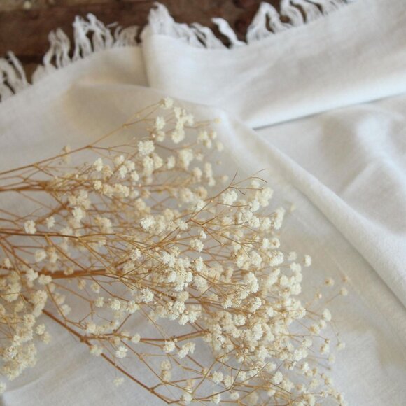 Vintage 1960s Tablecloth, 36 Inch Feedsack Cloth With Fringe and Cutwork - Picture 6 of 10